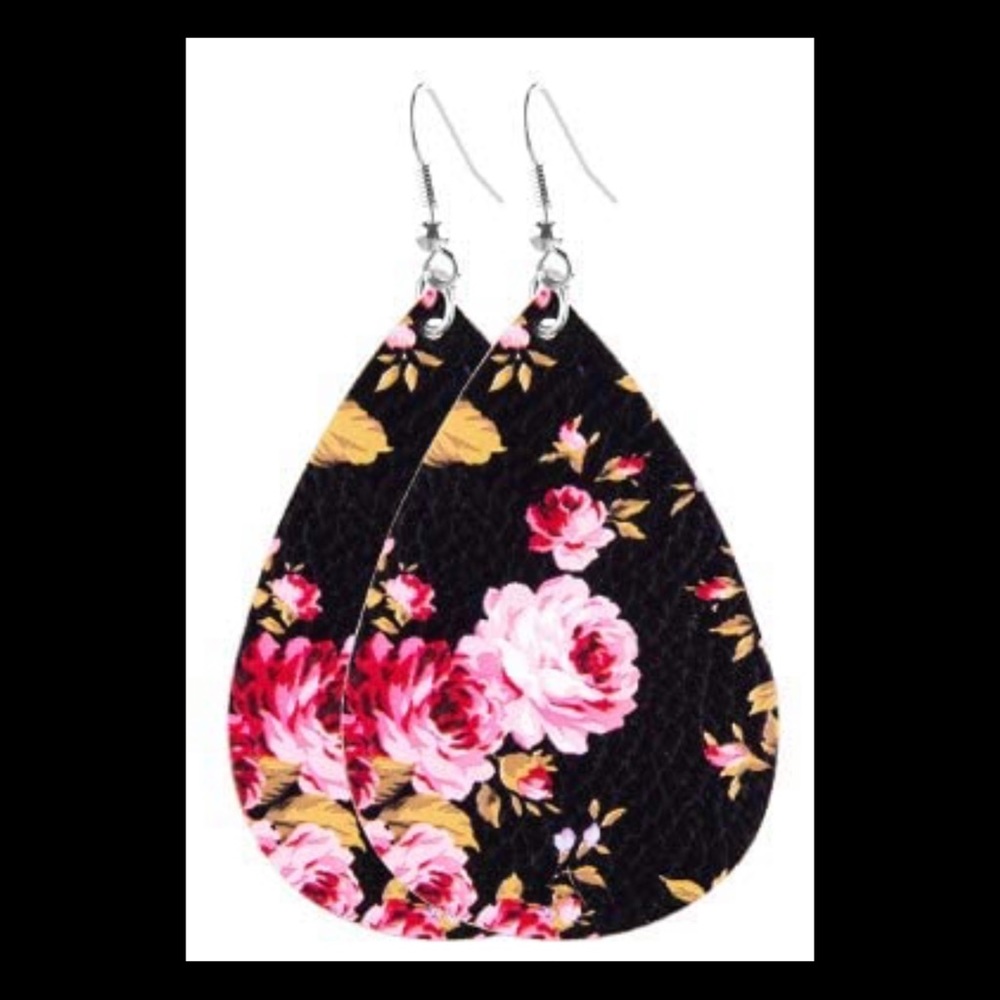 FAUX LEATHER EARRINGS